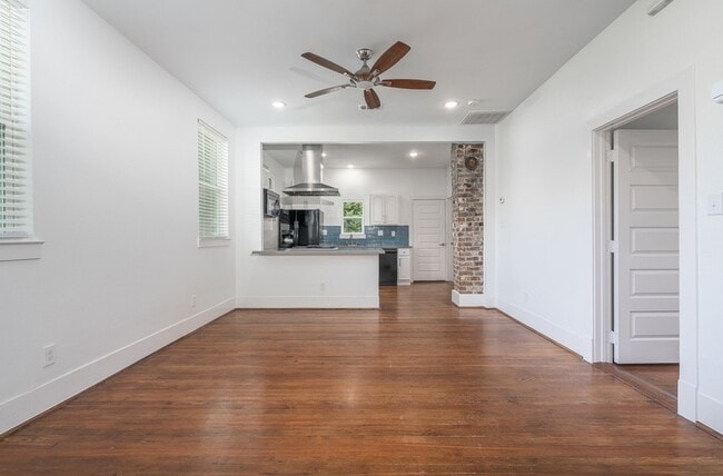 Photo - 2311 Lee St
