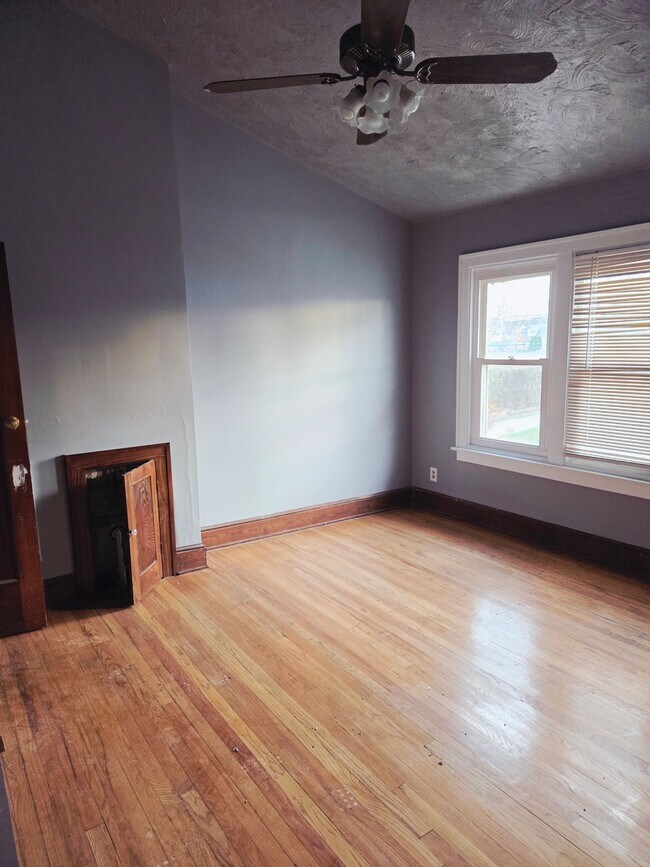 Photo - 18101 Schenely Ave