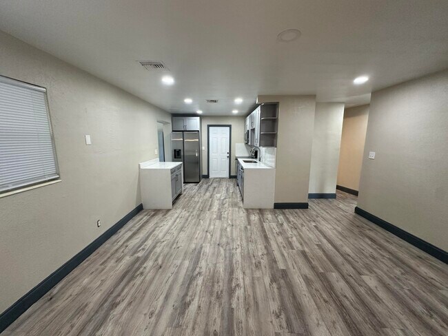 Photo - 2550 NE 7th Terrace