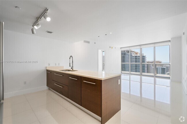 Building Photo - 475 Brickell Ave Unit # 2607 Rental