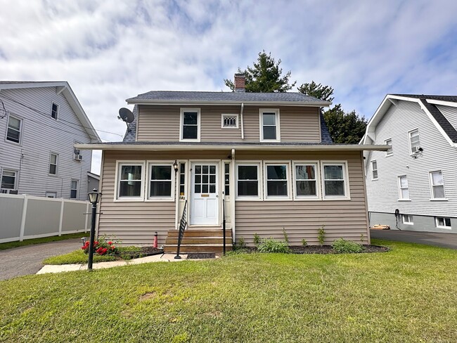 Building Photo - 141 Cheshire St Rental