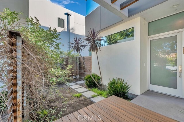 Photo - 16518 Moorpark St