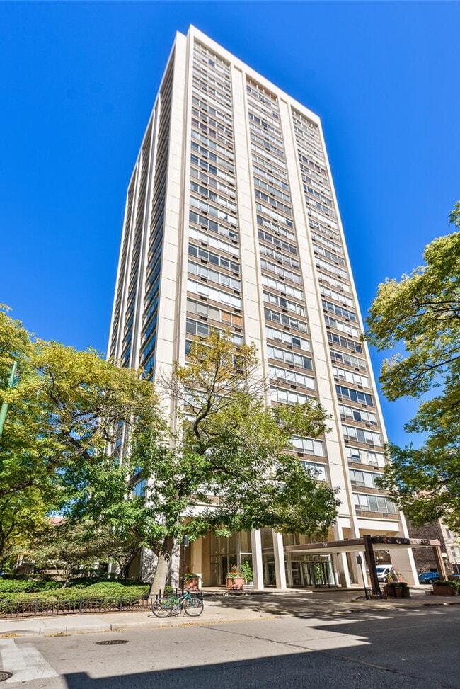 Building Photo - 70 W Burton Pl Rental