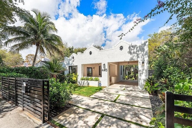 Photo - 445 NE 76th St