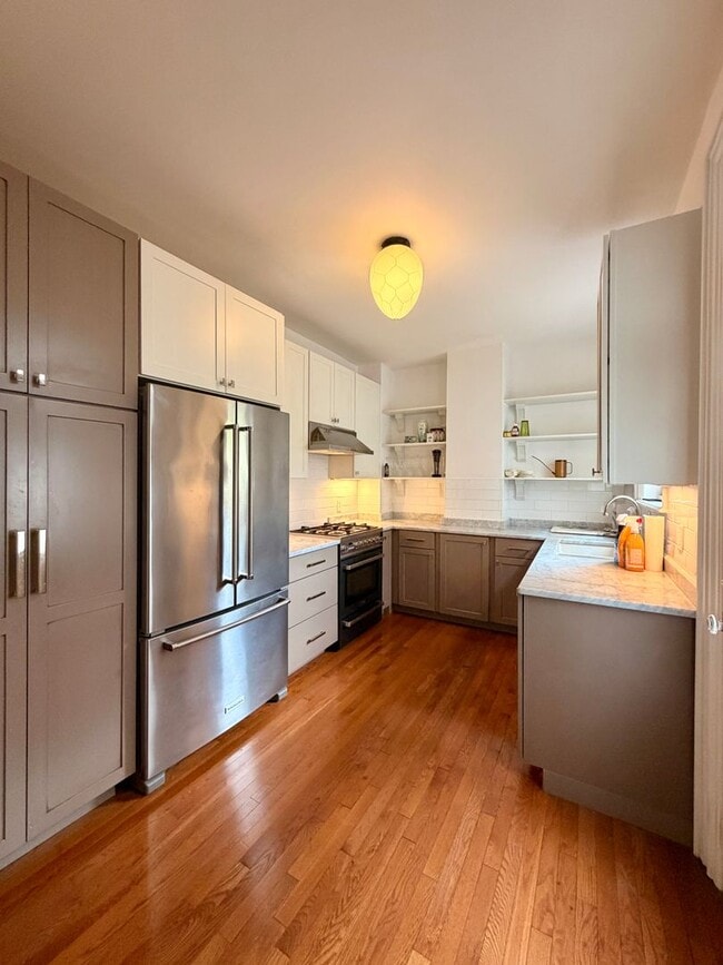 Photo - Lovely 3 story home with en-suiteS and private outdoor patio!
