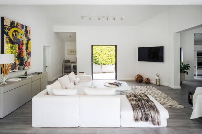 Photo - 259 S Coconut Ln