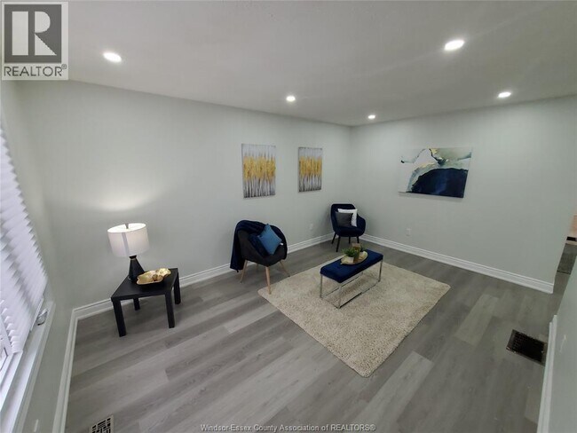 Photo - 3563 Bloomfield Rd