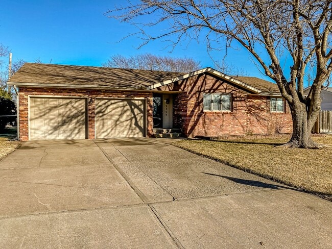 Beautiful 3 Bed 2 Bath Home with Two Car G... - Beautiful 3 Bed 2 Bath Home with Two Car G...