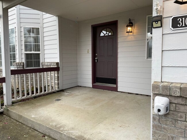 Photo - Spacious 5 Bedroom Home! Granite Counters!...