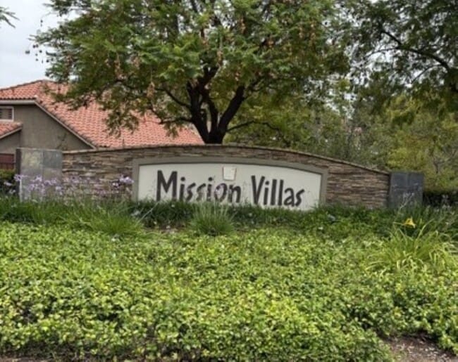 Building Photo - Mission Grove Beauty Unit 120