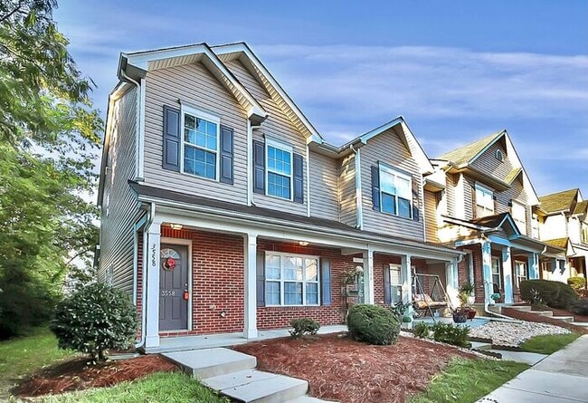 Photo - End Unit 3BD/2.5BA Townhome in Mill Creek!
