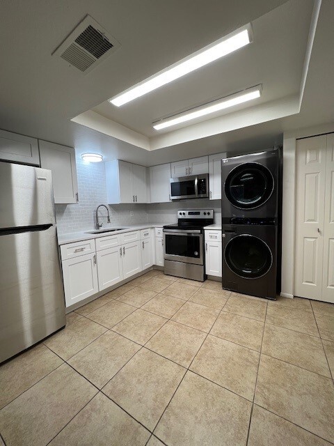 Photo - 1078 W Flint St Apartments