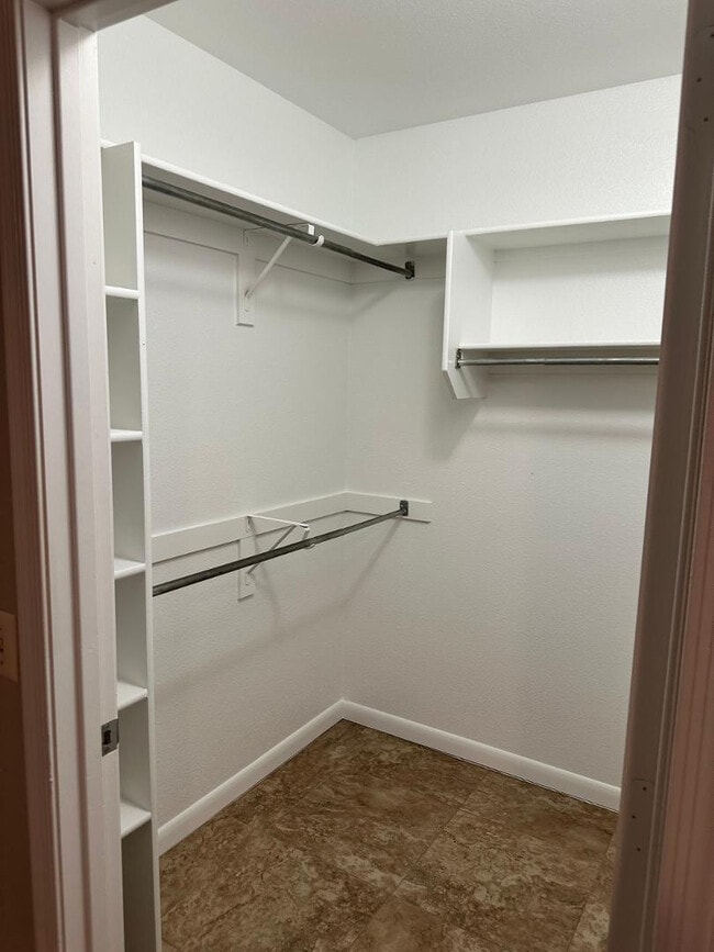 Photo - 1295 N Ash St