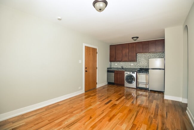 Photo - 555 W Arlington Unidad 117