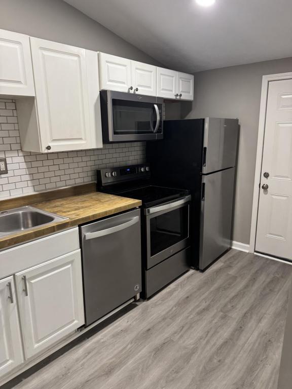 Photo - 639 Rawlings St