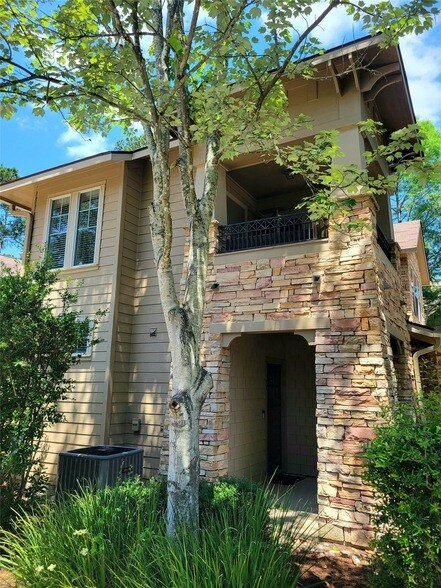 77 Woodlily Pl