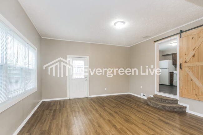 Photo - 438 N 14th Ave