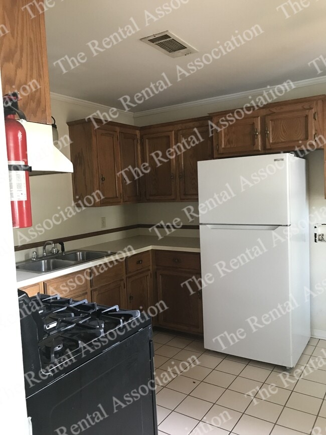 Photo - 1202 N McGuire Ave