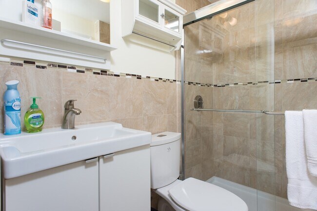 Photo - 13 James Way Unidad #