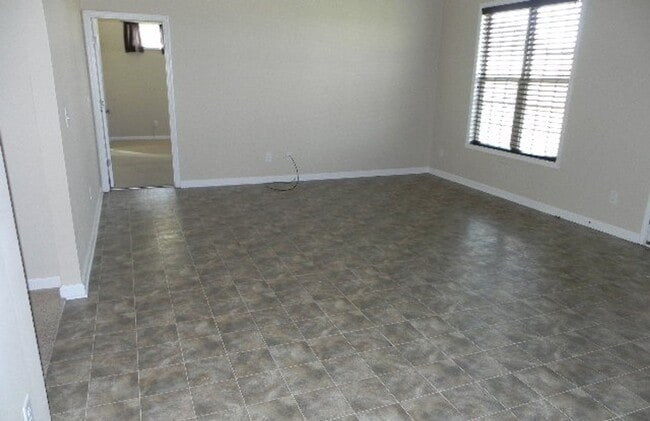 Photo - 4 Bedroom - Near Ft Moore