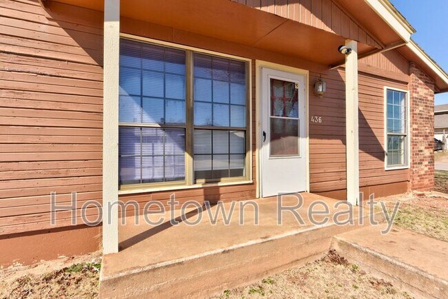 Photo - 436 NE 115th St