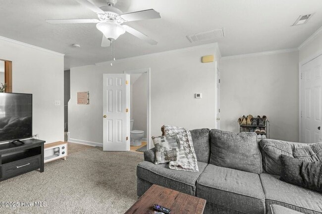 Photo - 100 Ashwood Dr