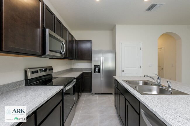 2905 Suncoast Plains Dr