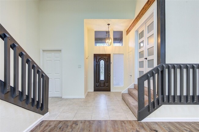 Building Photo - 15754 Walkwood Dr