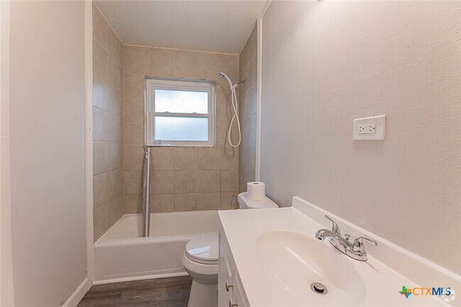 Building Photo - 1106 Illinois Ave Rental