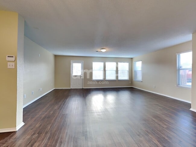 Photo - 115 Clover Leaf Ln