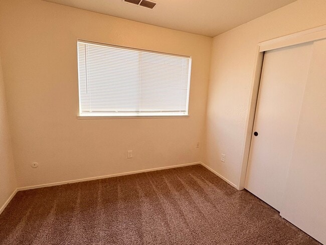 Photo - 3 bedroom Townhouse in a gated community