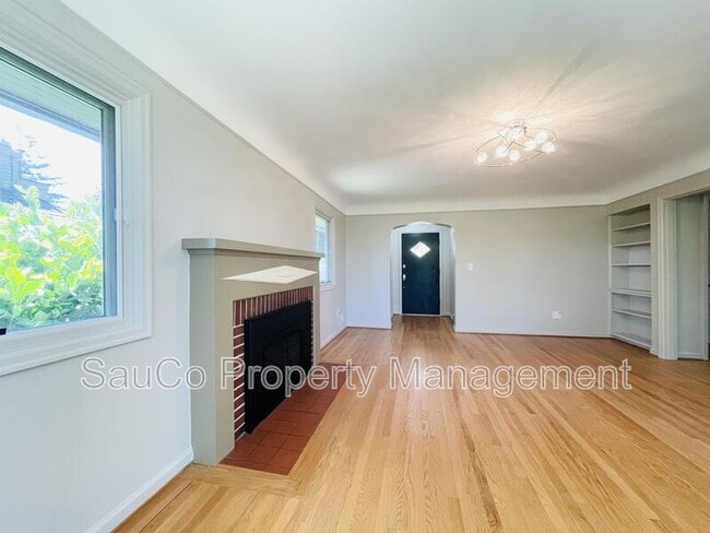 Photo - 5237 SW Burton Dr