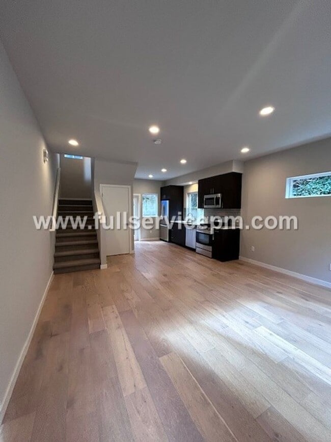 Photo - Contemporary 3 BD Mt. Baker Townhome! Location!!