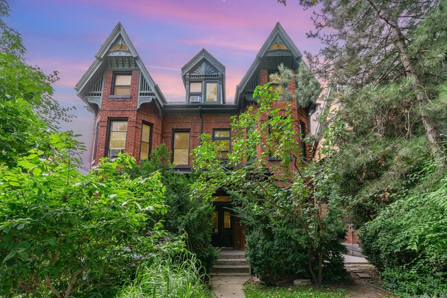 Building Photo - 89 Willcocks St