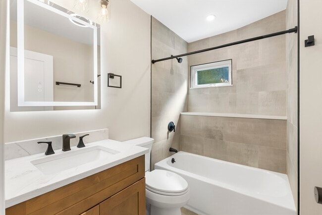 Photo - 31 Woodale Ave Unit 2