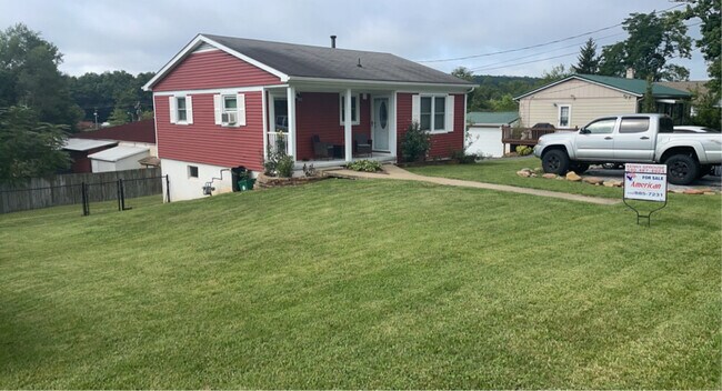 Building Photo - 318 Amherst Rd