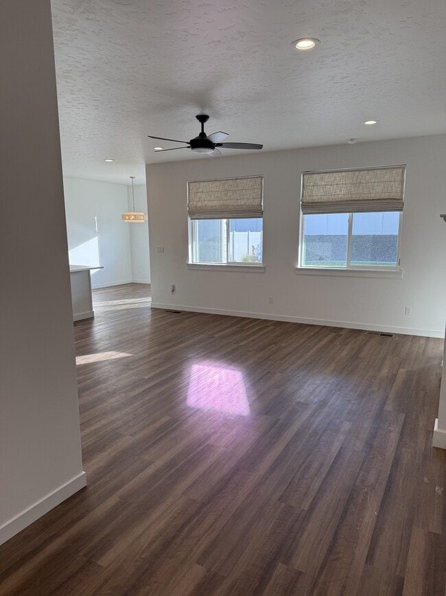 Photo - 15350 Blue Pinion Ave