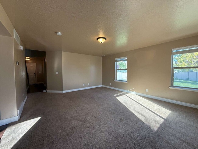 824 Meadow Marsh Dr