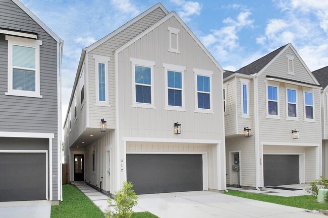 Photo - 313 Charlock St