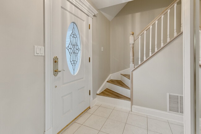 Photo - 3245 Gresham Ln E