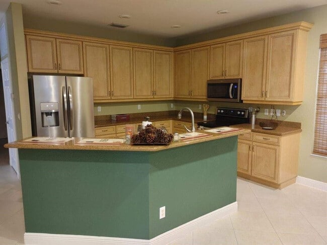 Photo - 2009 Grey Falcon Cir SW