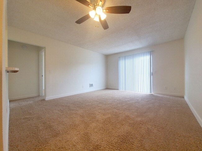 Photo - Emerald Vista Apartments