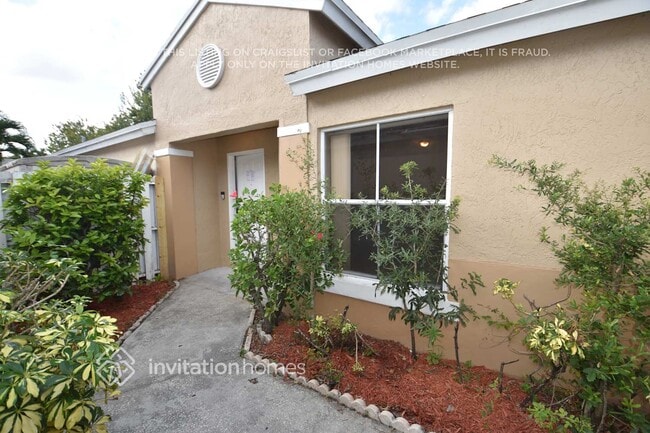 Photo - 7215 SW 42nd Ct