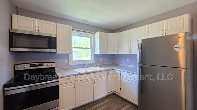 Photo - 204 4th St NW