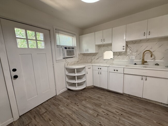 Photo - 710 F St NW