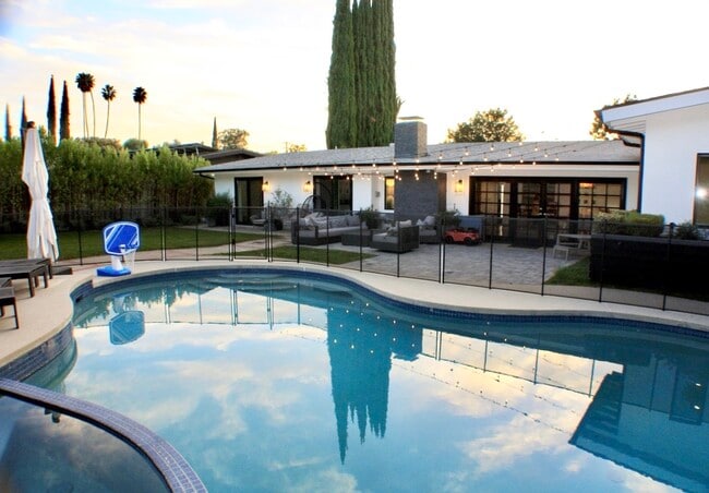 Photo - 4820 Abbeyville Ave