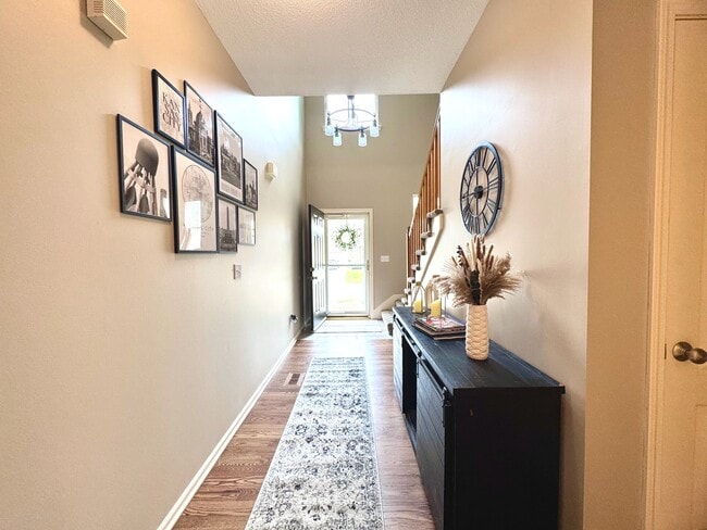 Photo - 1938 W Surrey St