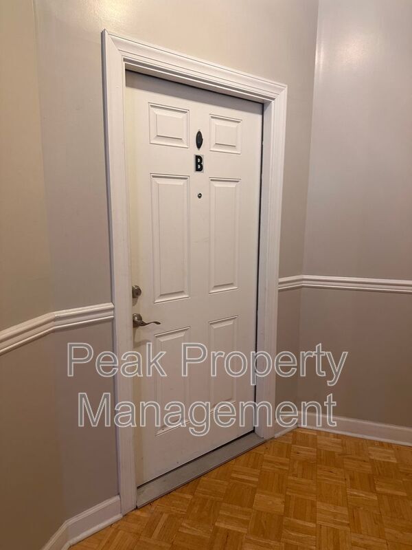 Photo - 300 W Clay St Unidad B