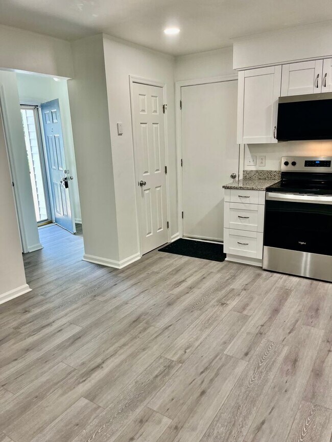 Photo - 3BD/2BA Home minutes from Dam Neck/Oceana Bases! Updated Throughout! Attached One Car Garage!