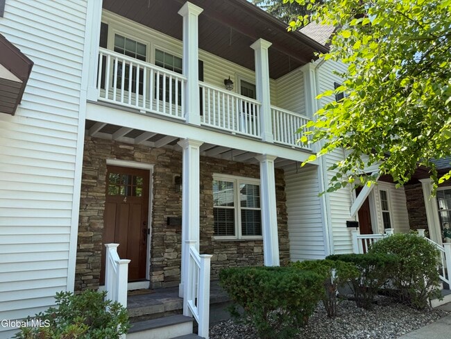 11 Cottage St Unit 4
